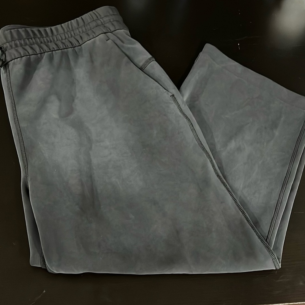 Lululemon Softstreme High-Rise Straight Leg Crop - Picture 3 of 7